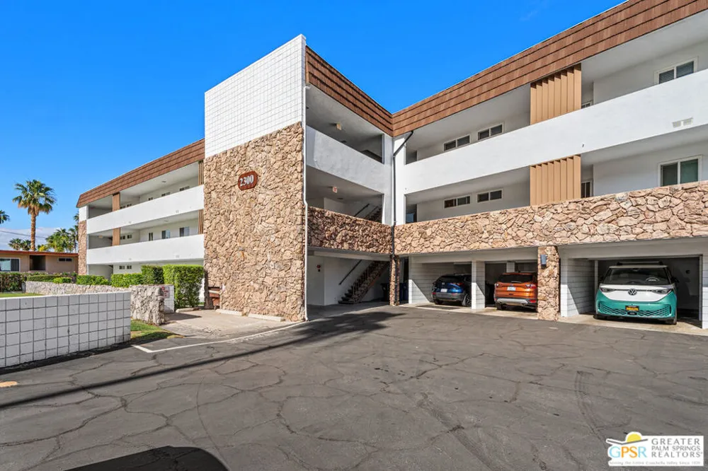 2300 S Palm Canyon Drive #31 Palm Springs, CA 92264