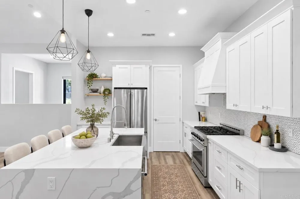 25812 Willow Lane Escondido, CA 92026