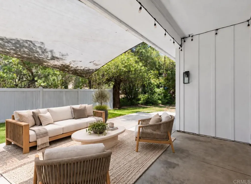 25812 Willow Lane Escondido, CA 92026