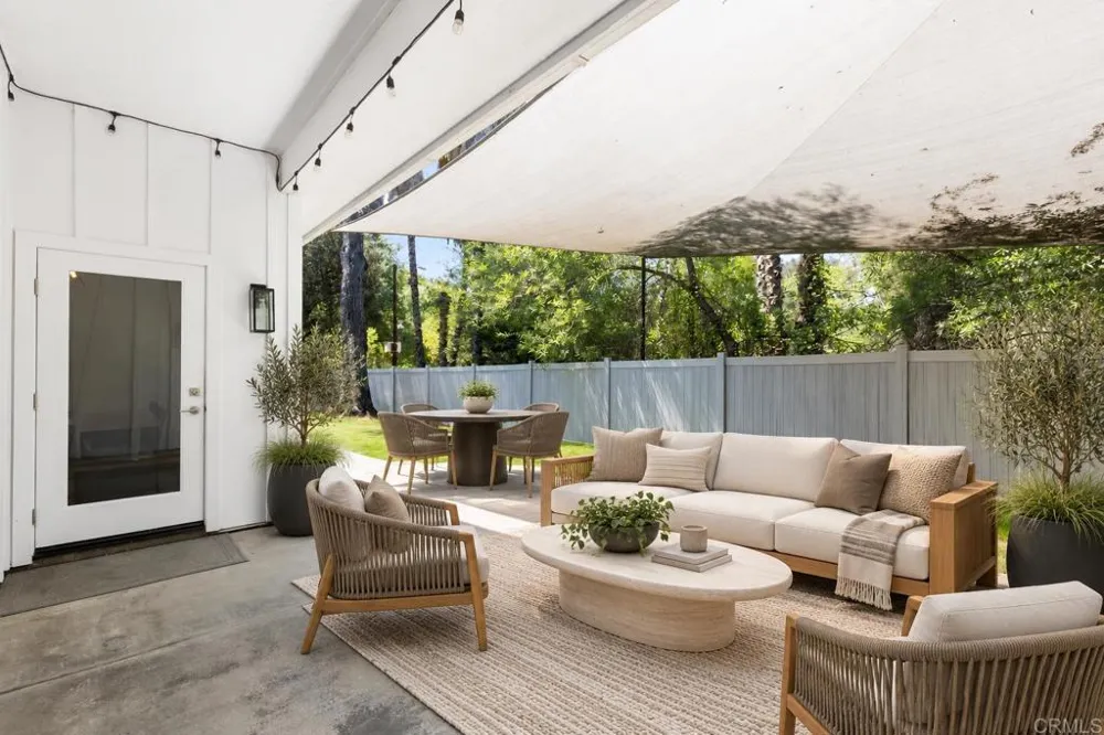 25812 Willow Lane Escondido, CA 92026