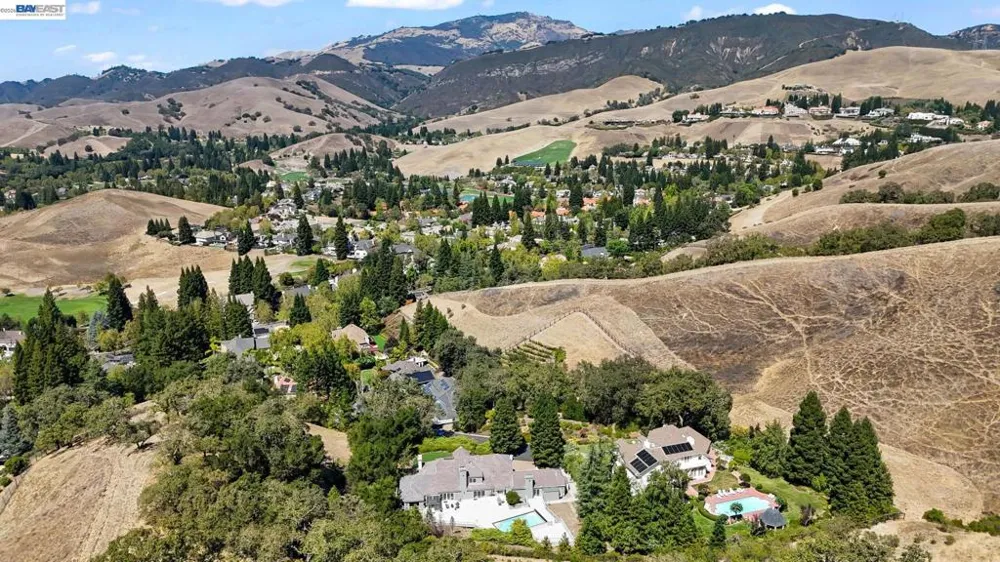 190 Silver Pine Ln Danville, CA 94506