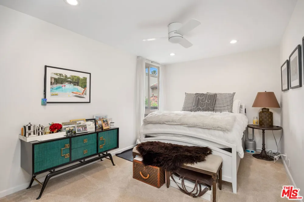 809 S Bundy Drive #205 Los Angeles, CA 90049