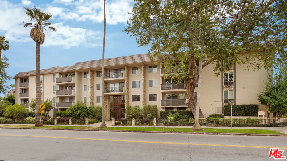 809 S Bundy Drive #205 Los Angeles, CA 90049
