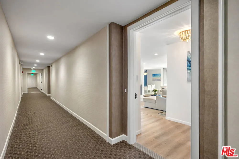 809 S Bundy Drive #205 Los Angeles, CA 90049