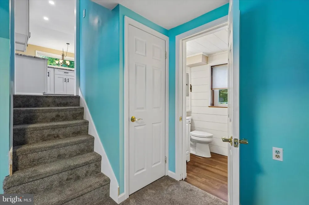 2176 MEADOWVIEW DRIVE Jamison, PA 18929