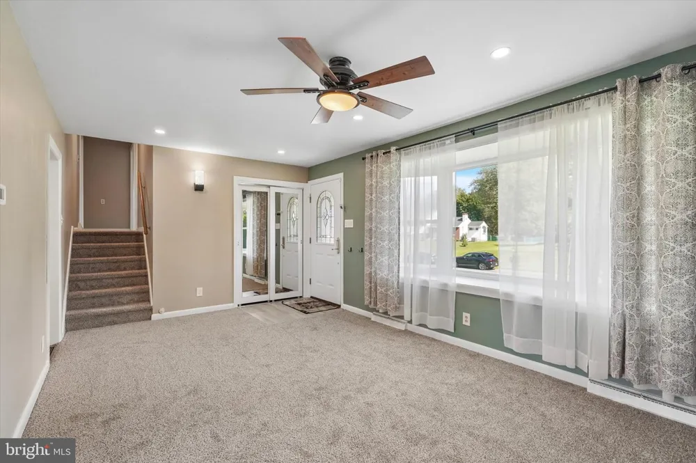 2176 MEADOWVIEW DRIVE Jamison, PA 18929