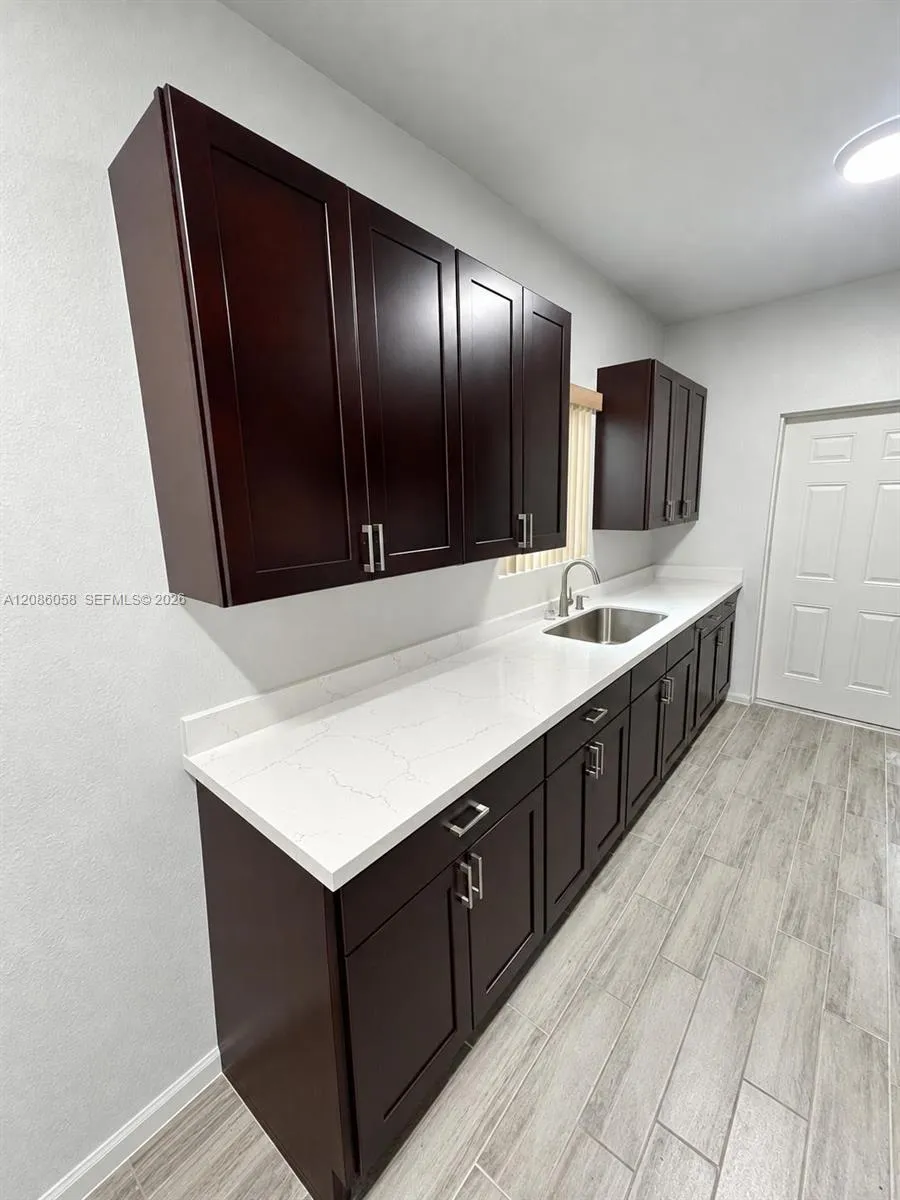 4420 NW 30th Ave Miami, FL 33142