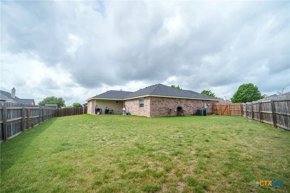 907 Old Glory Temple, TX 76502