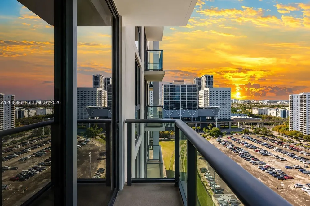 11 NE 6th St #1712 Miami, FL 33132