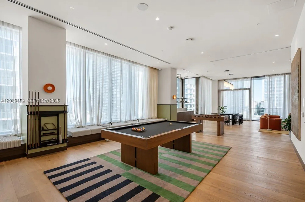 11 NE 6th St #1712 Miami, FL 33132