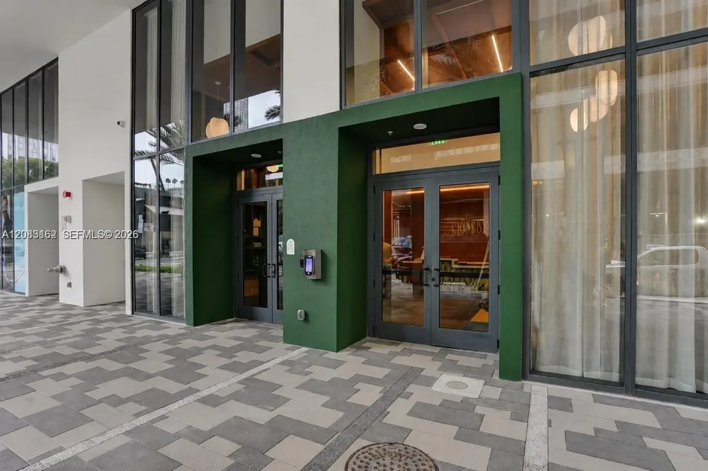 11 NE 6th St #1712 Miami, FL 33132