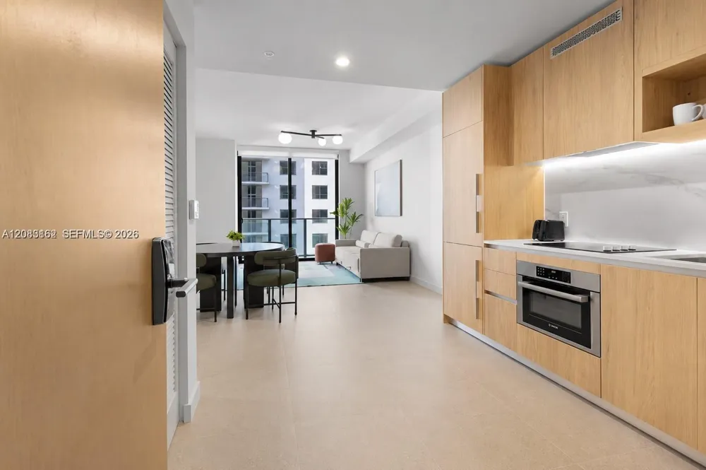 11 NE 6th St #1712 Miami, FL 33132
