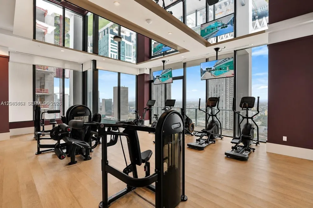 11 NE 6th St #1712 Miami, FL 33132