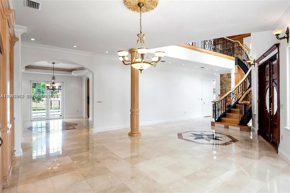 19420 W Saint Andrews Dr Hialeah, FL 33015