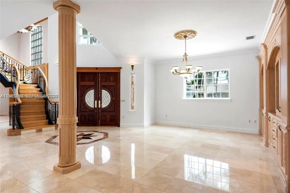 19420 W Saint Andrews Dr Hialeah, FL 33015