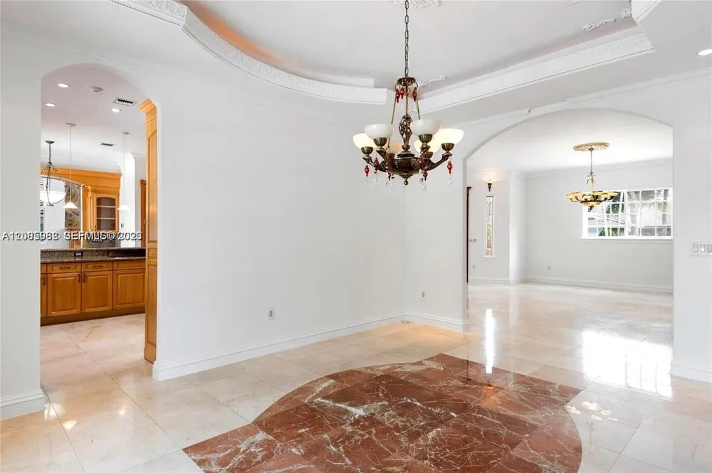 19420 W Saint Andrews Dr Hialeah, FL 33015