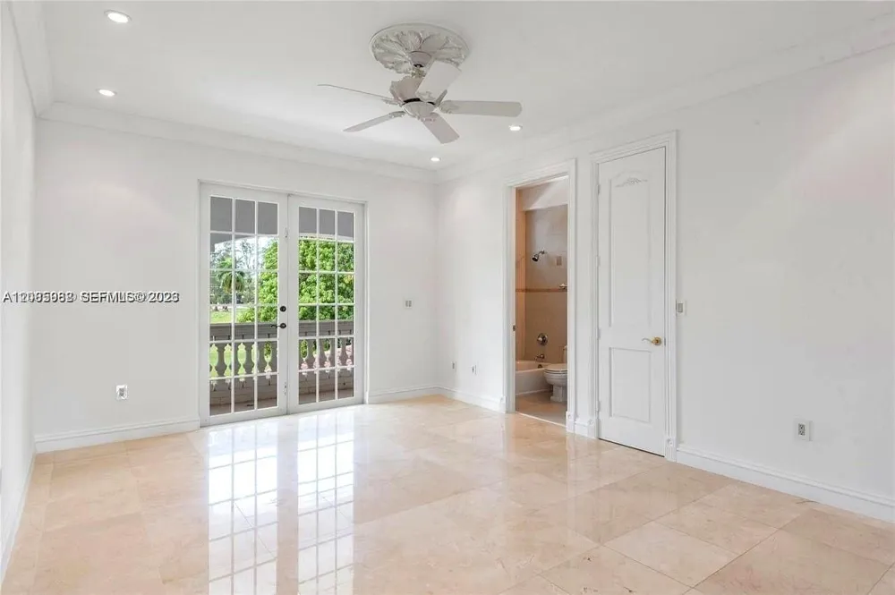 19420 W Saint Andrews Dr Hialeah, FL 33015