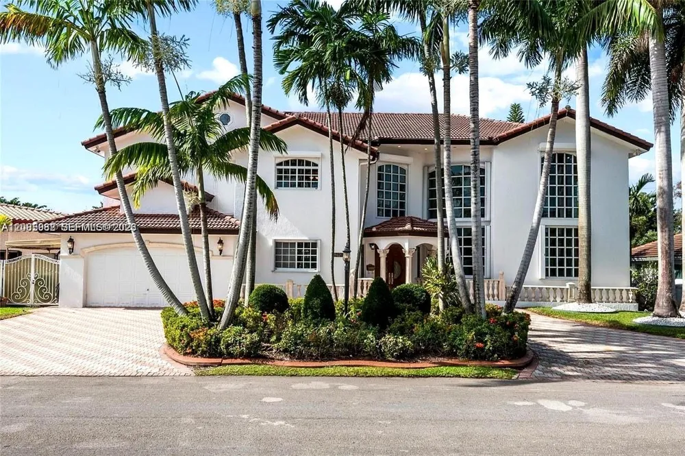 19420 W Saint Andrews Dr Hialeah, FL 33015