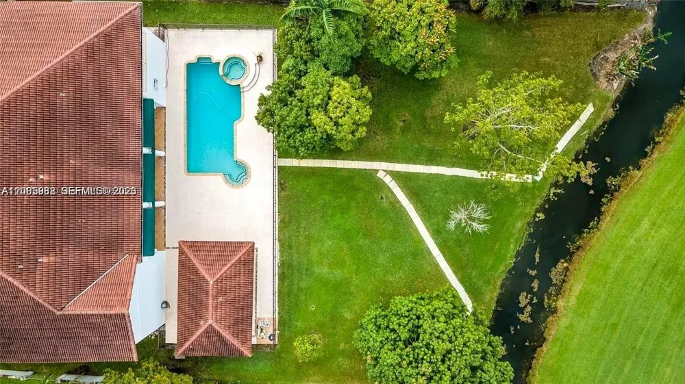 19420 W Saint Andrews Dr Hialeah, FL 33015