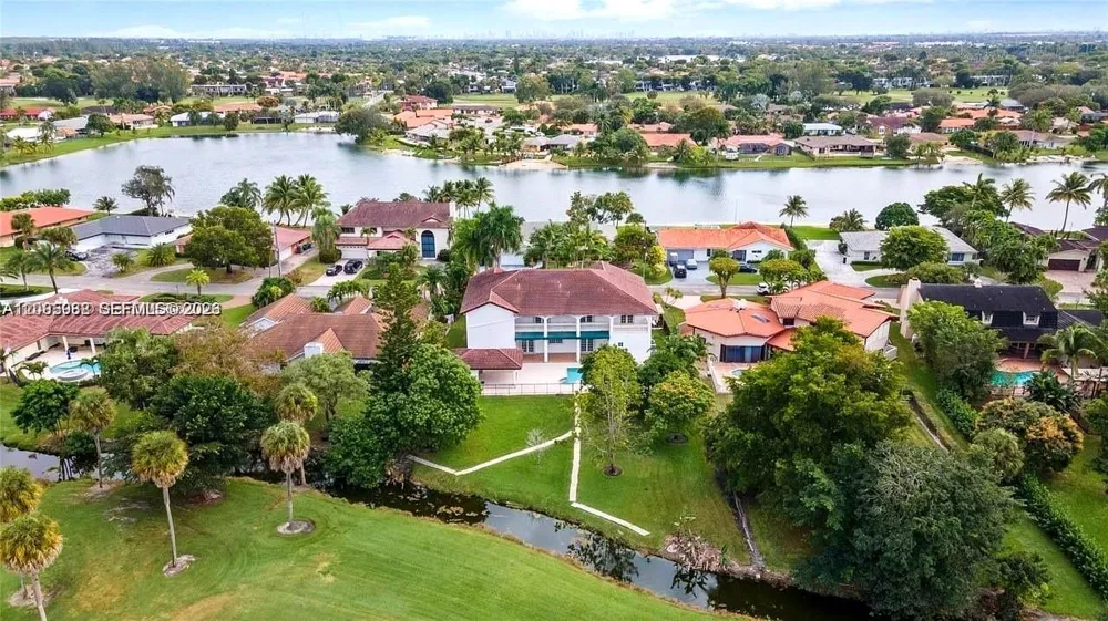 19420 W Saint Andrews Dr Hialeah, FL 33015