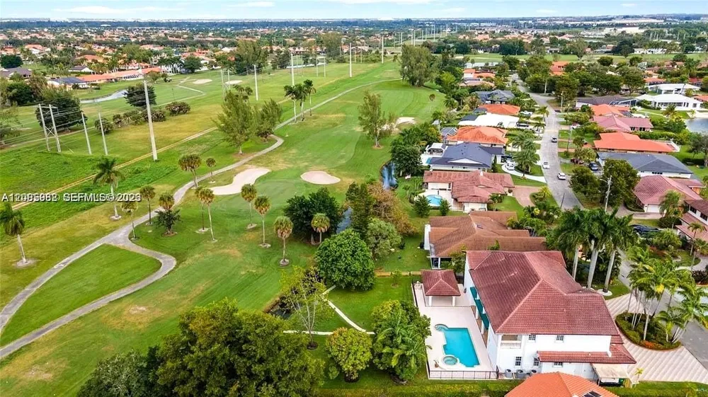19420 W Saint Andrews Dr Hialeah, FL 33015