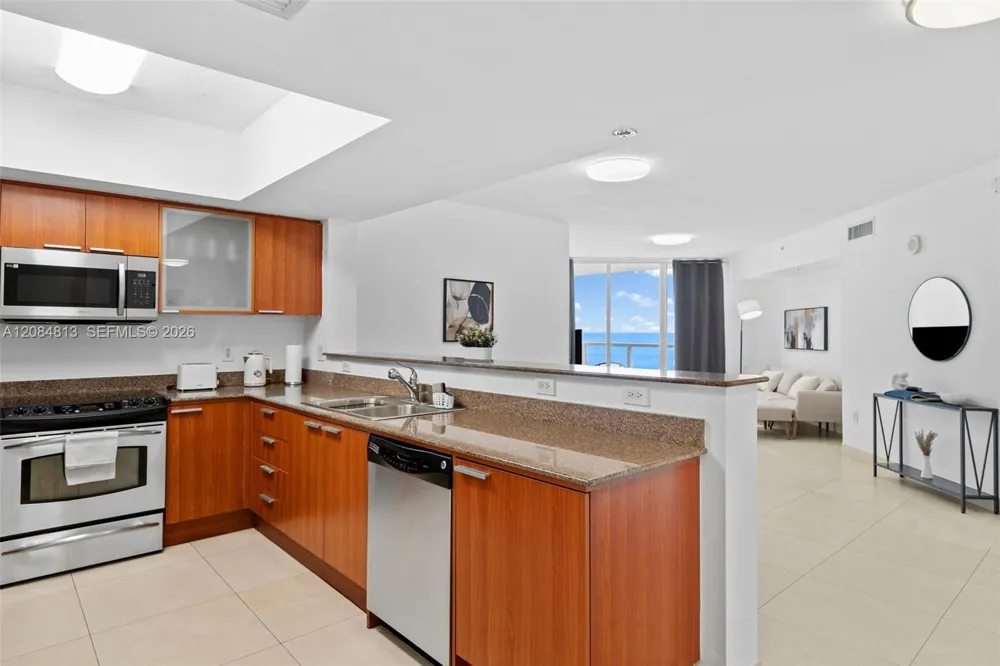16699 Collins Ave #1710 Sunny Isles Beach, FL 33160