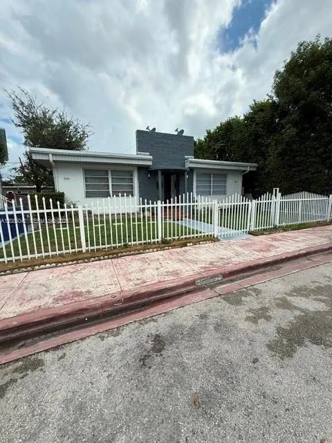 1995 Marseille Dr #8