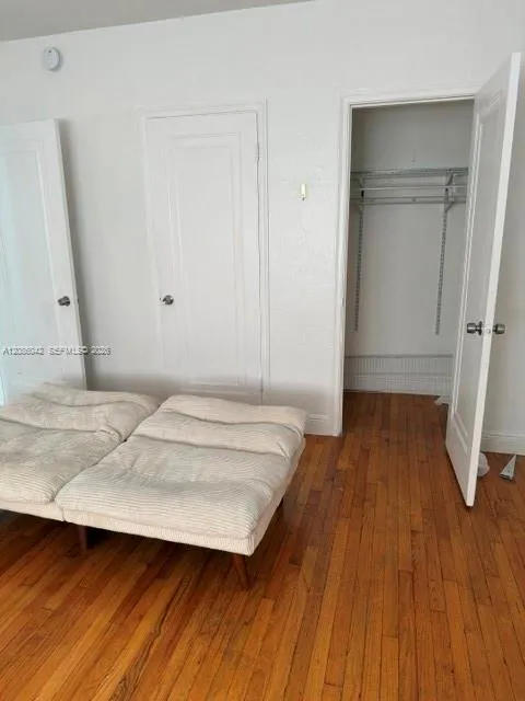 1995 Marseille Dr #8 Miami Beach, FL 33141