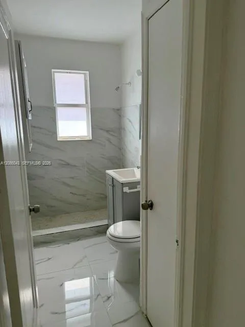1995 Marseille Dr #8 Miami Beach, FL 33141