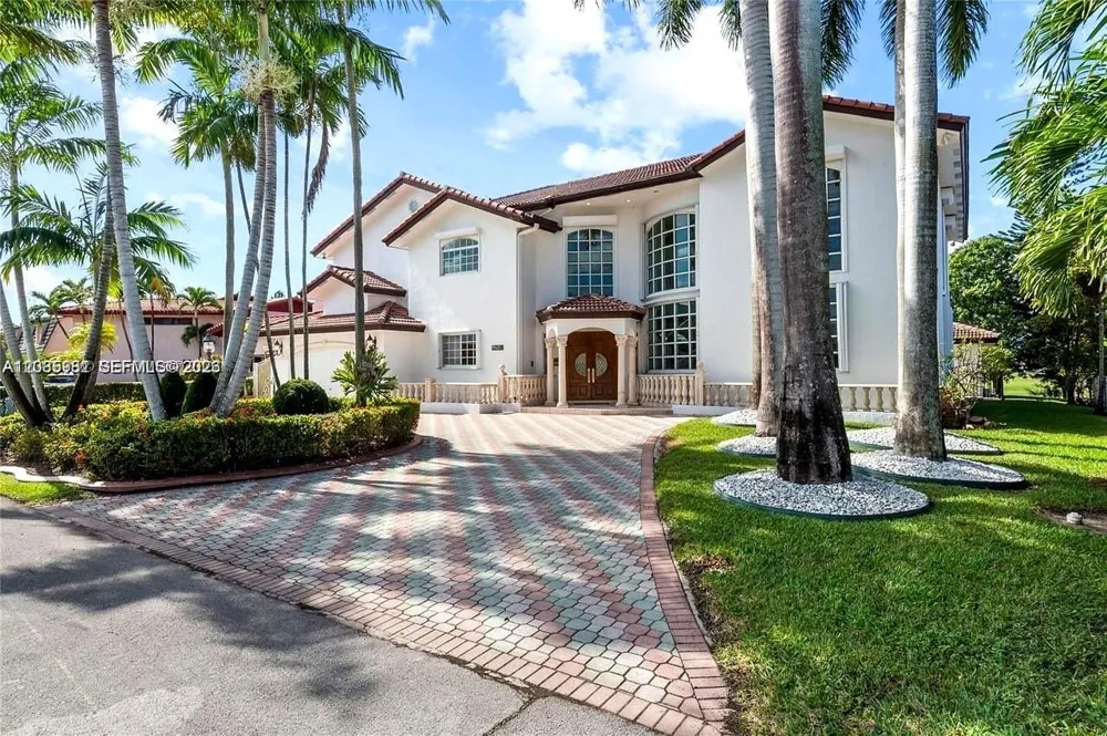 19420 W Saint Andrews Dr Hialeah, FL 33015