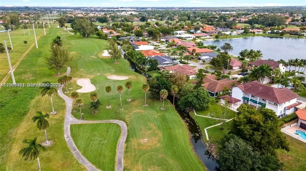 19420 W Saint Andrews Dr Hialeah, FL 33015
