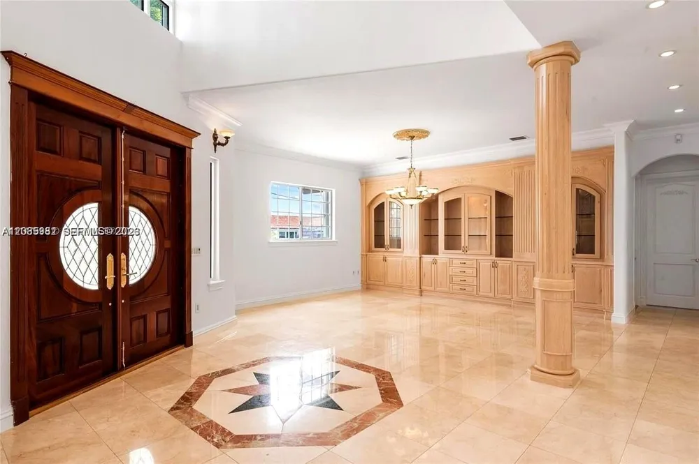 19420 W Saint Andrews Dr Hialeah, FL 33015