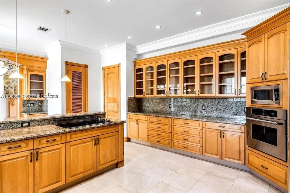 19420 W Saint Andrews Dr Hialeah, FL 33015