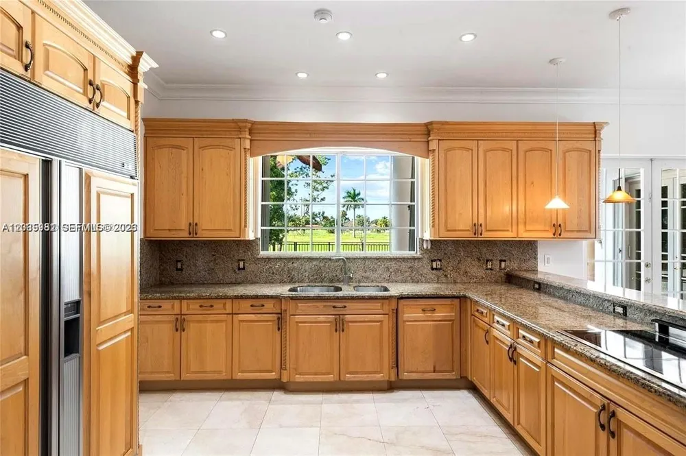 19420 W Saint Andrews Dr Hialeah, FL 33015