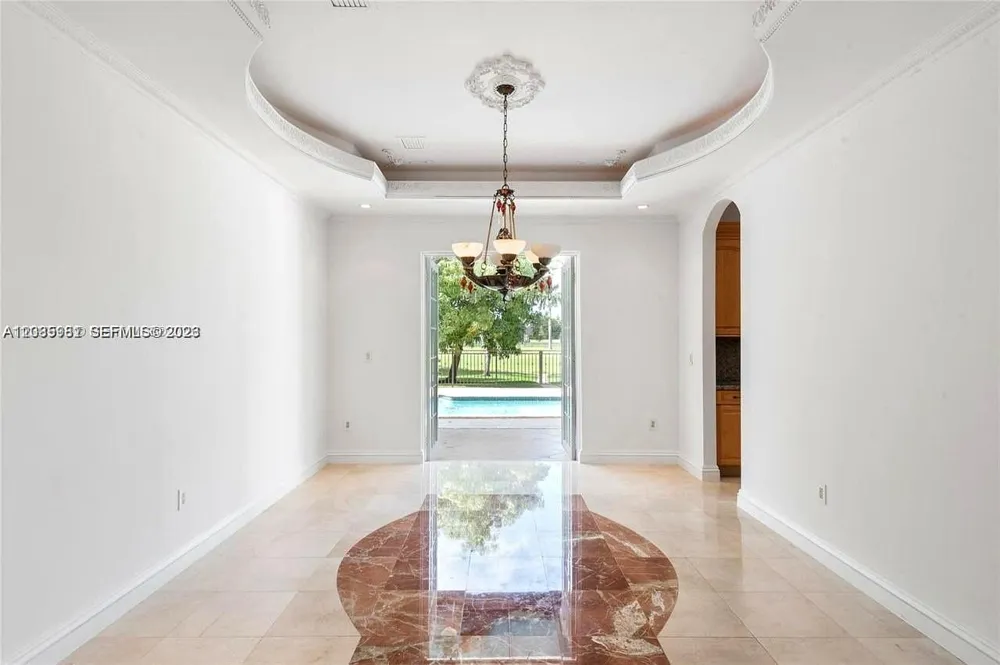 19420 W Saint Andrews Dr Hialeah, FL 33015