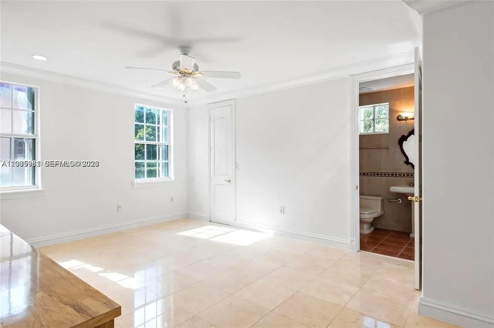 19420 W Saint Andrews Dr Hialeah, FL 33015