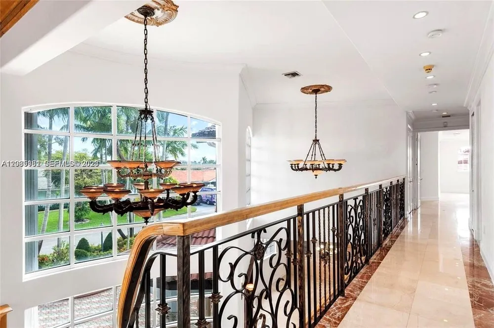 19420 W Saint Andrews Dr Hialeah, FL 33015