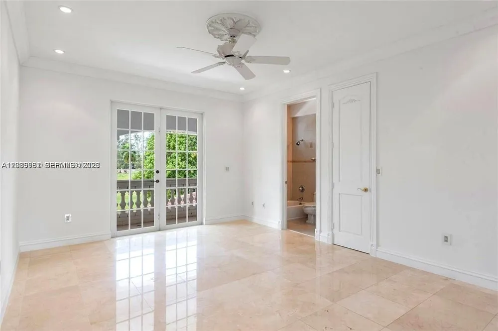 19420 W Saint Andrews Dr Hialeah, FL 33015