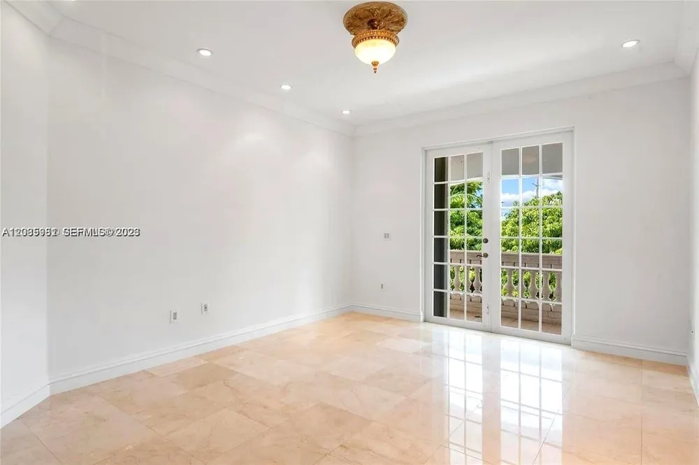 19420 W Saint Andrews Dr Hialeah, FL 33015
