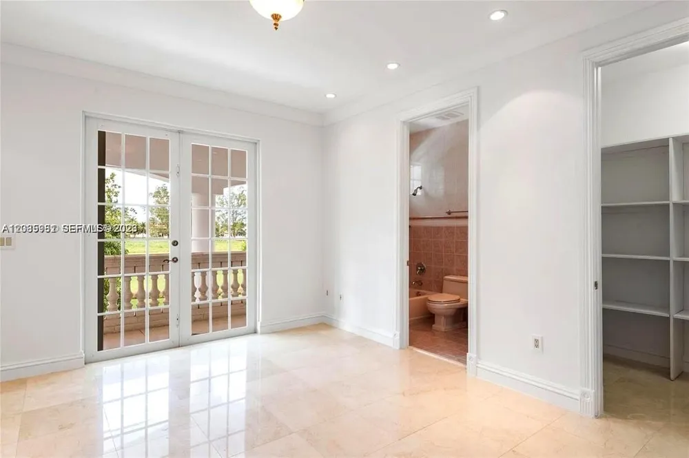19420 W Saint Andrews Dr Hialeah, FL 33015