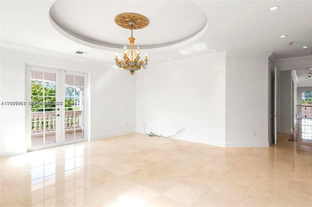 19420 W Saint Andrews Dr Hialeah, FL 33015