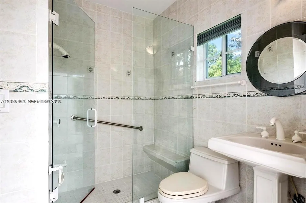 19420 W Saint Andrews Dr Hialeah, FL 33015