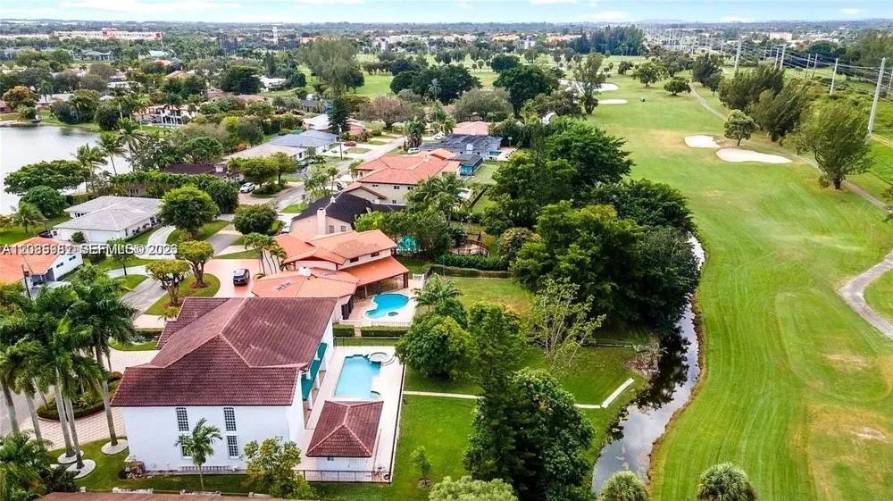 19420 W Saint Andrews Dr Hialeah, FL 33015