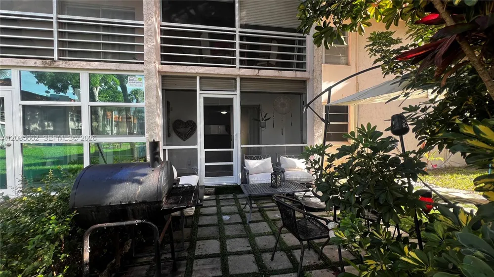 7610 Stirling Rd #103B Davie, FL 33024