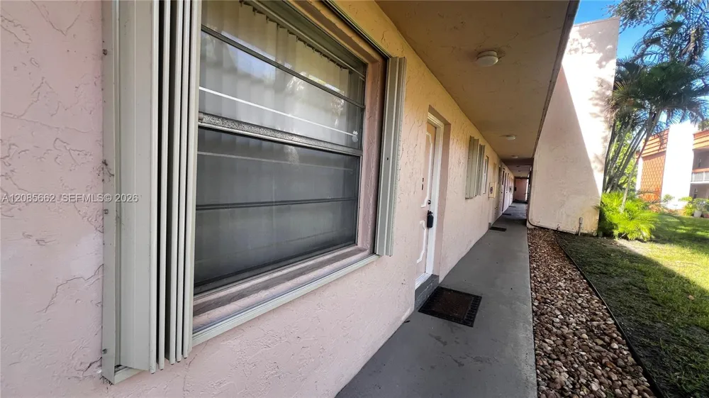 7610 Stirling Rd #103B Davie, FL 33024