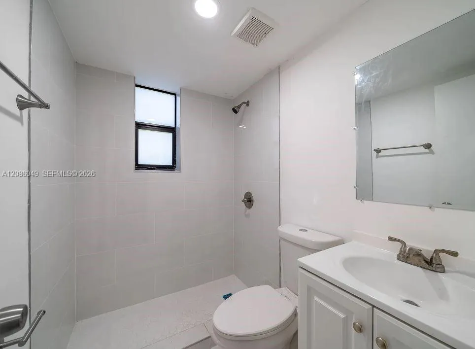 1003 SW 15th Ave #18 Miami, FL 33135