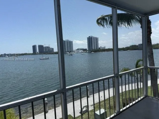 3000 Marcos Dr #P305 Aventura, FL 33160