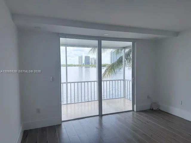 3000 Marcos Dr #P305 Aventura, FL 33160