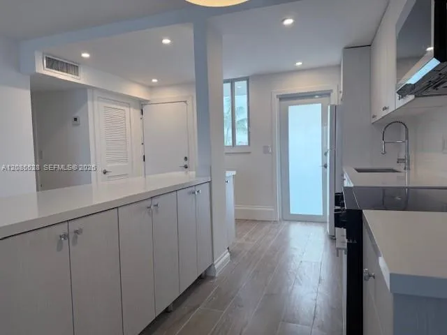 3000 Marcos Dr #P305 Aventura, FL 33160