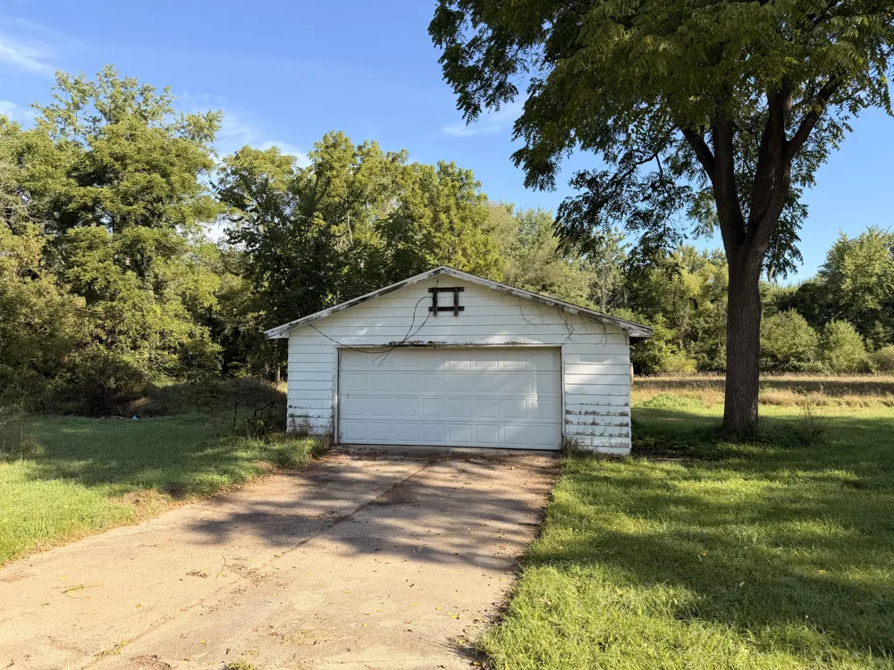 908 Napoleon Road Michigan Center, MI 49254